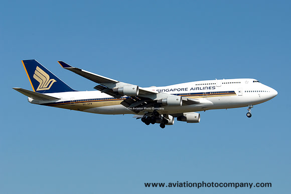 Singapore Airlines Boeing 747-412 9V-SPM (2007)