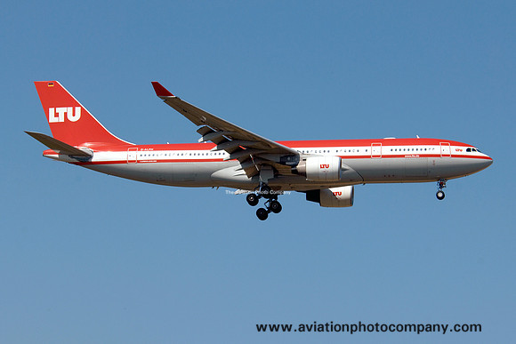 LTU International Airways Airbus A330-223 D-ALPH (2007)