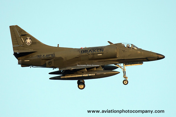 Draken International Douglas A-4K Skyhawk N144EM (2017)
