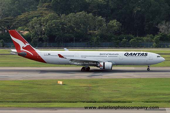 Qantas Airbus A330-303 VH-QPB (2015)