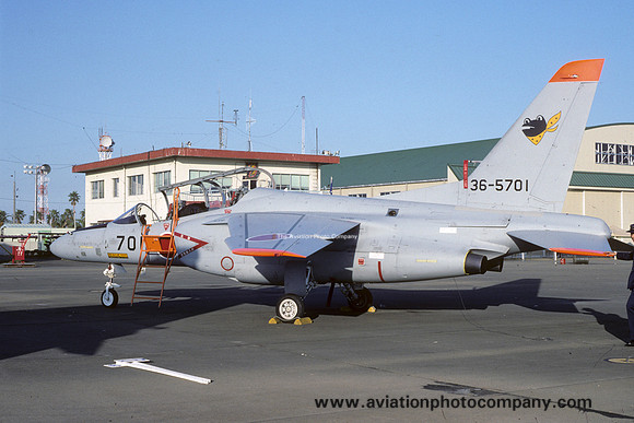 JASDF 301 Hikotai Kawasaki T-4 36-7501 at Nyutabaru (1993)