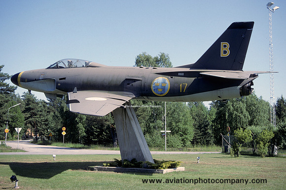 Swedish Air Force F17 SAAB Lansen A-32A 32151/B displayed at Ronneby (1994)