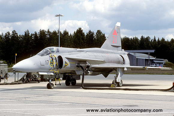 Swedish Air Force F17 SAAB Viggen JA-37 37421/21 at Ronneby (1994)