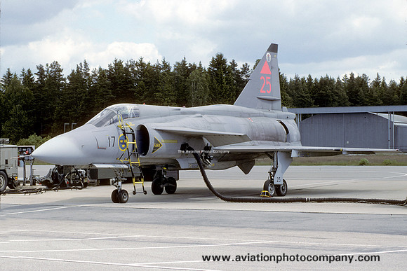 Swedish Air Force F17 SAAB Viggen JA-37 37375/25 at Ronneby (1994)