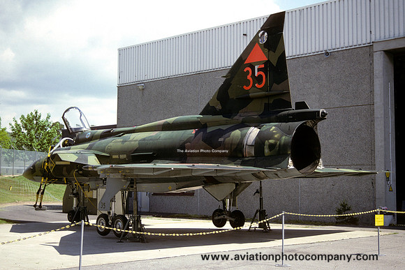 Swedish Air Force F17 SAAB Viggen JA-37 37335/35 at Ronneby (1994)