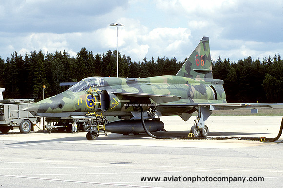 Swedish Air Force F17 SAAB Viggen JA-37 37955/66 at Ronneby (1994)