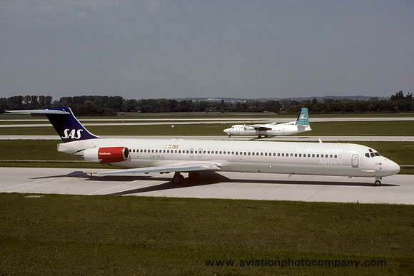 SAS Scandinavia Airlines System McDonnell Douglas MD-82 LN-RLG (2002)