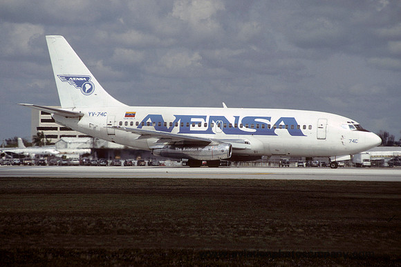 AVENSA Boeing 737-229 YV-74C at Miami IAP (1992)