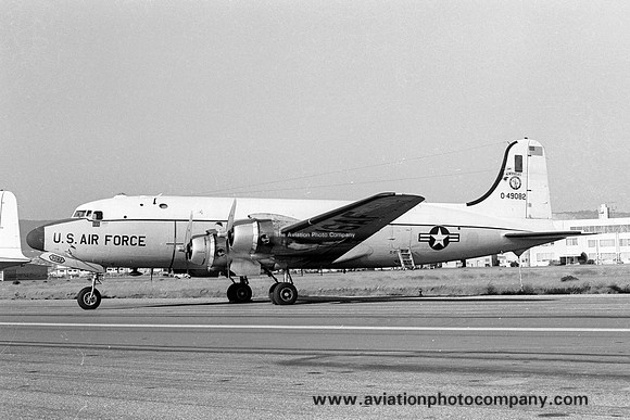 USAF Kansas ANG Douglas C-54E Skymaster 44-9082 (1972)