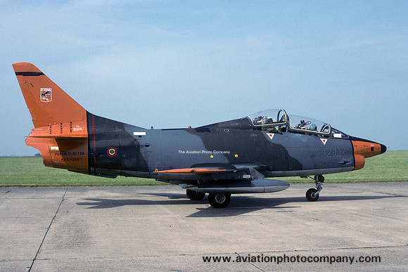 Italian Air Force 32 Stormo FIAT G-91T MM54399/32-07 (1994)