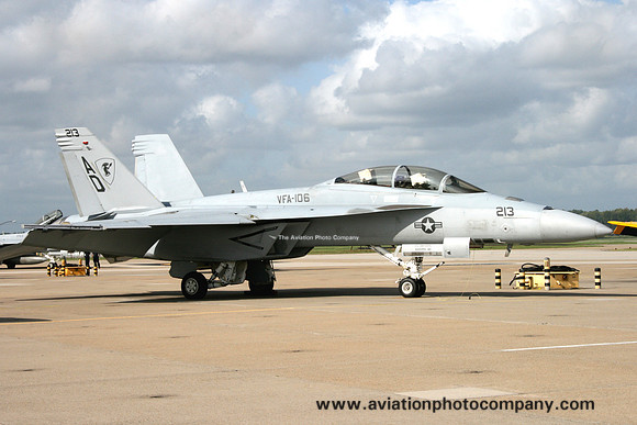 US Navy VFA-106 McDonnell Douglas F/A-18F Super Hornet 165797/AD-213 at NAS Oceana (2008)