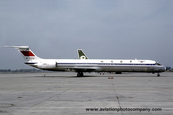 CAAC McDonnell Douglas MD-82 B-2104 (1987)