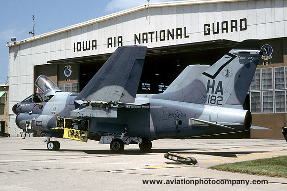 USAF Iowa ANG 174 TFS LTV A-7D Corsair 72-0182/HA (1991)