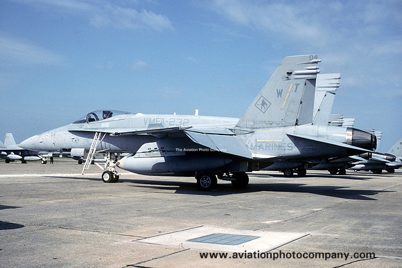 US Marines VMFA-232 McDonnell Douglas F/A-18C Hornet 163742/WT-04 (1991)