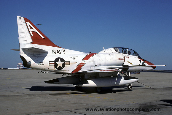 US Navy VT-7 Douglas TA-4J Skyhawk 158134/A-719 (1991)