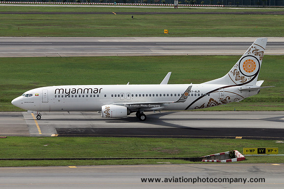 Myanmar National Airways Boeing 737-86N XY-ALB (2015)