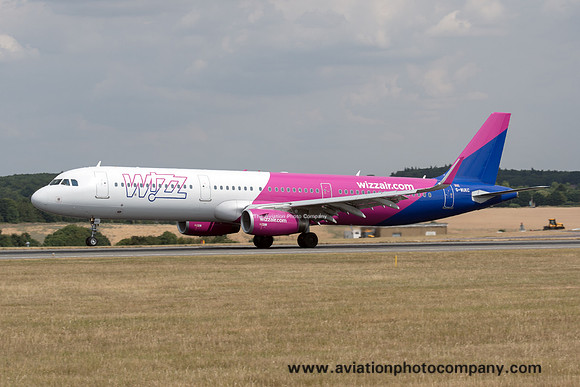 Wizz Air UK Airbus A321-231 G-WUKC at Luton (2018)