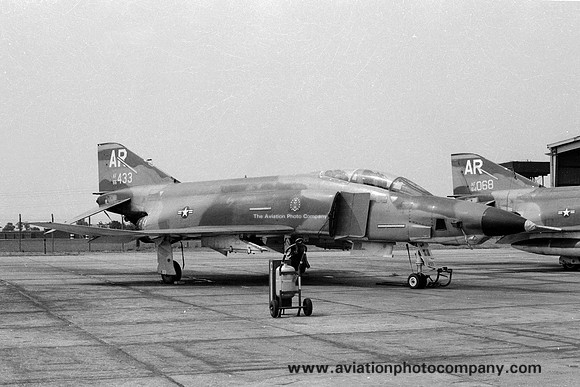 USAF 10 TRW 32 TRS McDonnell RF-4C Phantom 66-0433/AR (1973)