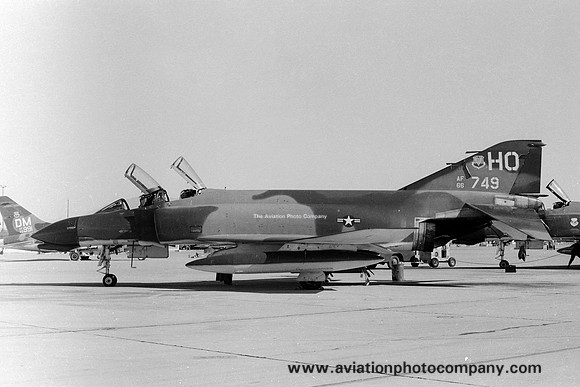 USAF 49 TFW McDonnell F-4D Phantom 66-7749/HO (1972)