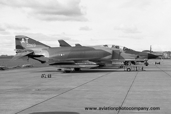 USAF 10 TRW 32 TRS McDonnell RF-4C Phantom 64-1069/AT (1971)
