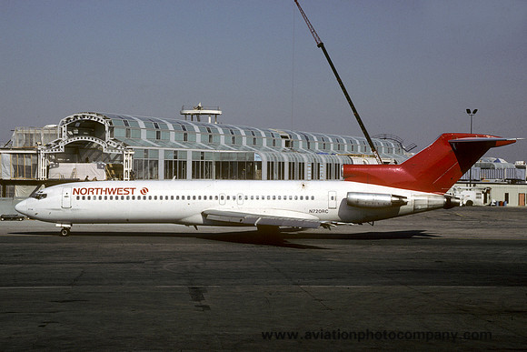 Northwest Airlines Boeing 727-2S7 N720RC (1987)