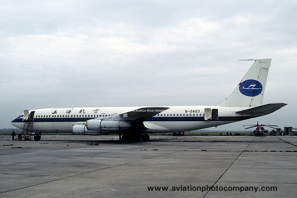Shanghai Airlines Boeing 707-324C (1987)