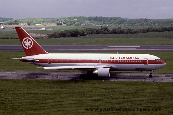 Air Canada Boeing 767-233(ER) C-GAVC at Prestwick (1987)