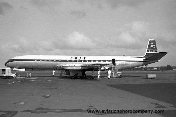 BOAC De Havilland Comet 4 G-APDT (1964)