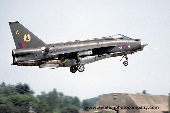 RAF 19 Squadron English Electric Lightning F.2A XN735/A (1976)