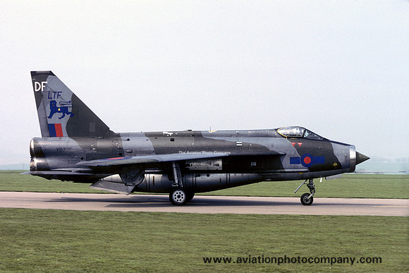 RAF LTF English Electric Lightning F.3 XR725/DF (1982)