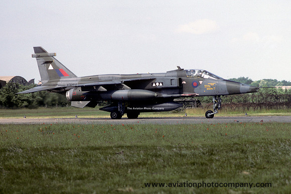 RAF 2 Squadron Sepecat Jaguar GR.1 XZ364/21 (1984)