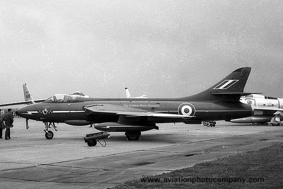 RAF 92 Squadron Hawker Hunter F.6 XG189/M (1962)