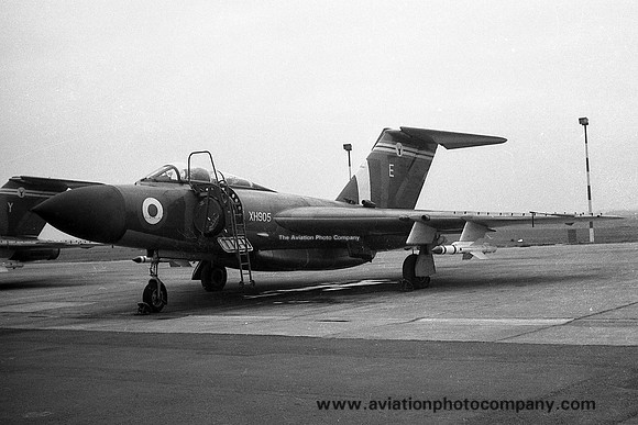 RAF 33 Squadron Gloster Javelin FAW.9 XH905/E (1961)