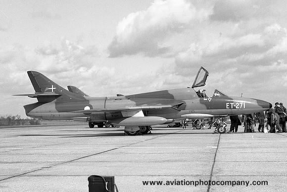 Danish Air Force Esk 724 Hawker Hunter T.53 ET-271 (1968)