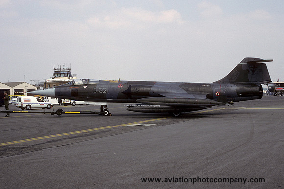 Italian Air Force 5 Stormo Lockheed F-104S Starfighter MM6875/5-32 (1994)