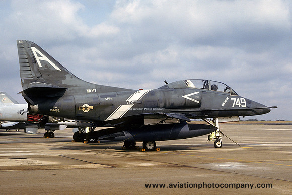 US Navy VT-7 Douglas TA-4J Skyhawk 153498/A-749 (1991)