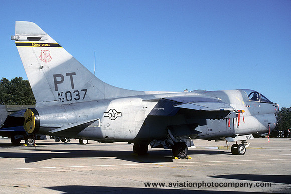 USAF Pennsylvania ANG 146 TFS LTV A-7D Corsair 70-1037/PT (1990)