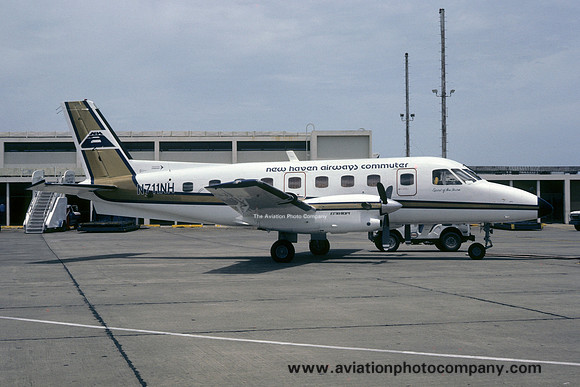 New haven Airways Commuter Embraer Bandeirante N711NH (1979)