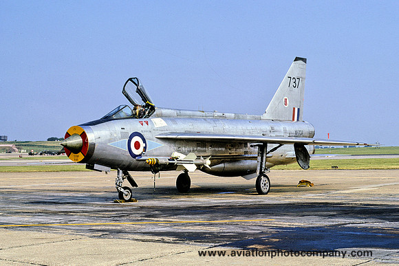 RAF 226 OCU 2T Squadron English Electric Lightning F.3 XP737 (1973)