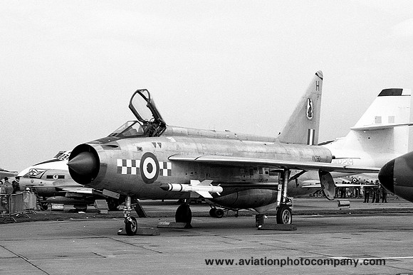 RAF 19 Squadron English Electric Lightning F.2 XN780/H (1963)