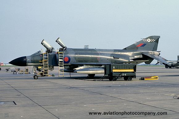 RAF 228 OCU 64 Squadron McDonnell F-4M Phantom FGR.2 XV472 (1973)