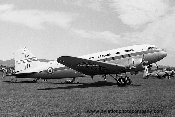 RNZAF 42 Squadron Douglas C-47B NZ3547 (1969)