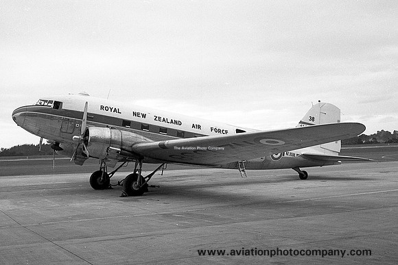 RNZAF 42 Squadron Douglas C-47B NZ3538 (1969)