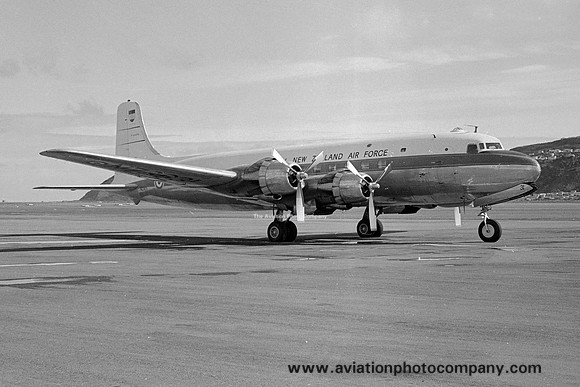 The Aviation Photo Company | New Zealand | RNZAF 42 Squadron Douglas DC ...