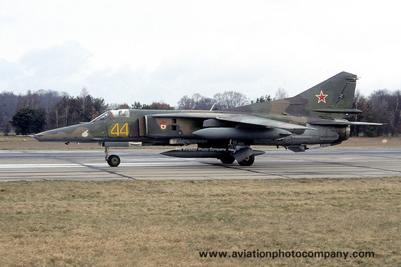 Russian Air Force 19 GIBAP Mikoyan MiG-27D 44 (1993)