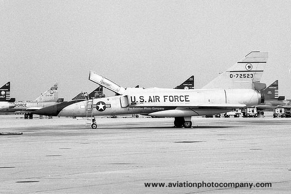 USAF 2 FIS Convair F-106B Delta Dart 57-2523 (1972)