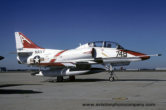 US Navy VT-7 TA-4J Skyhawk 156891/A-748 (1991)