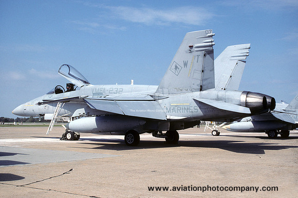 US Marines VMFA-232 F/A-18C Hornet 163747/WT-07 (1991)