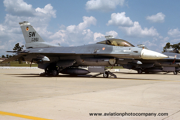 USAF 363 TFW 17 TFS F-16C Fighting Falcon 84-1261/SW (1991)