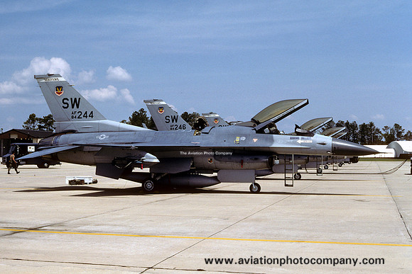 USAF 363 TFW 17 TFS F-16C Fighting Falcon 84-1244/SW (1991)